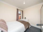 4 bedroom terraced house to rent