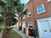 4 bedroom town house for rent in Littlebrooke Close,...