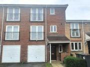 4 Bedroom Town House For Rent In Luton, Bedfordshire