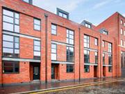 4 bedroom town house for rent in Moreton Street,...