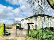 4 Bedroom Town House For Rent In St. Georges Lane 4 Bedroom Town House For Rent In St. Georges Lane