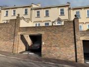 4 bedroom town house for rent in Trinity Road, Weston...