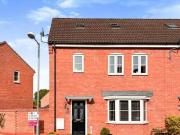4 Bedroom Town House For Sale In Watlington