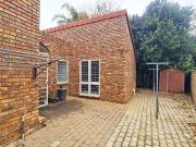 4 Bedroom Townhouse For Sale in Lynnwood