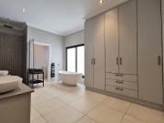 4 Bedroom Townhouse For Sale in Mill Park