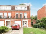 4 bedroom townhouse to rent