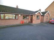 4 Bedrooms Bungalow for rent in Le Petit Champ,...