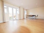 4 Bedrooms Bungalow for rent in Whiteheart Avenue,...