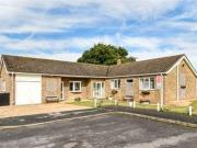 4 Bedrooms Bungalow for sale in Exmoor Close, North...