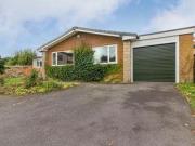 4 Bedrooms Bungalow for sale in Manor Road, Wales,...