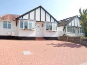 4 Bedrooms Chalet for rent in Harefield Road, Uxbridge,...