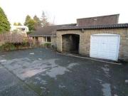 4 Bedrooms Detached bungalow for rent in Abbey Croft,...