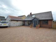 4 Bedrooms Detached bungalow for sale in Batley Road,...