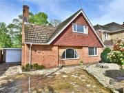4 Bedrooms Detached bungalow for sale in Church Road,...