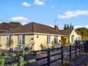 4 Bedrooms Detached bungalow for sale in Elmhurst Road,...