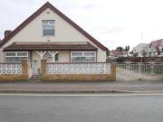 4 Bedrooms Detached bungalow for sale in Harold Avenue,...