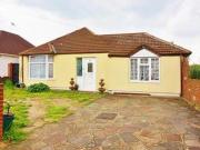 4 Bedrooms Detached bungalow for sale in Howbury Lane,...