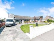 4 Bedrooms Detached bungalow for sale in Jaywick Lane,...