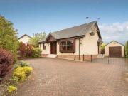 4 Bedrooms Detached bungalow for sale in Marshall Way,...