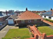 4 Bedrooms Detached bungalow for sale in Queens Walk,...