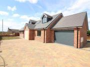 4 Bedrooms Detached bungalow for sale in Rose Avenue,...