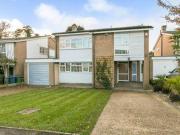 4 Bedrooms Detached house for rent in Bowls Close,...