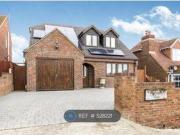 4 Bedrooms Detached house for rent in Cliff Drive, Isle...