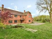 4 Bedrooms Detached house for rent in Dippenhall,...