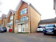 4 Bedrooms Detached house for rent in Edgeworth Close,...