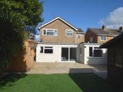 4 Bedrooms Detached house for rent in Glebe Road,...