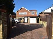 4 Bedrooms Detached house for rent in Hamilton Road,...