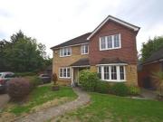 4 Bedrooms Detached house for rent in Holm Grove,...