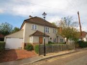 4 Bedrooms Detached house for rent in Long Garden Walk,...