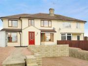 4 Bedrooms Detached house for rent in Manor Crescent,...