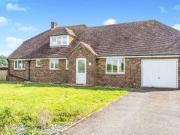 4 Bedrooms Detached house for rent in Park Lane,...