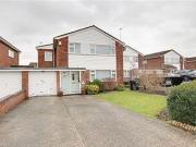 4 Bedrooms Detached house for rent in Paxcroft Way,...