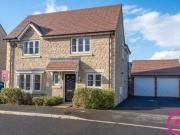 4 Bedrooms Detached house for rent in Planets Lane,...