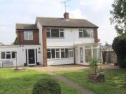 4 Bedrooms Detached house for rent in Rayleigh Road,...