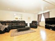 4 Bedrooms Detached house for rent in Tayfield Close,...