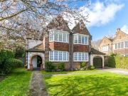 4 Bedrooms Detached house for rent in Thornton Way,...