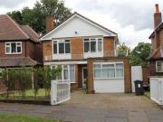 4 Bedrooms Detached house for rent in Underwood Road,...