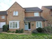 4 Bedrooms Detached house for rent in Victor Close,...
