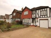 4 Bedrooms Detached house for rent in Wickham Court...