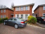 4 Bedrooms Detached house for rent in Woosehill Lane,...