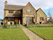 4 Bedrooms Detached house for sale in Aston Road,...
