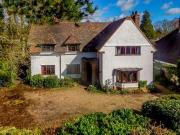 4 Bedrooms Detached house for sale in Barrow Road,...