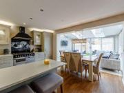 4 Bedrooms Detached house for sale in Beckfield Rise,...