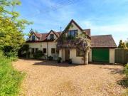 4 Bedrooms Detached house for sale in Benhall Lane,...