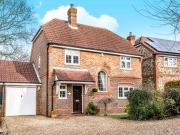 4 Bedrooms Detached house for sale in Brambles Close,...