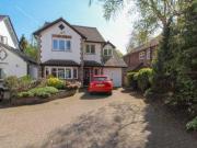 4 Bedrooms Detached house for sale in Bramhall Lane...